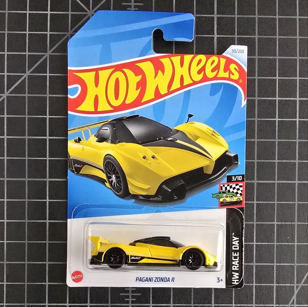 MATTEL HOT WHEELS 2024 PAGANI ZONDA R - GIALLO GINEVRA